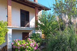 Samostojeća kuća za adaptaciju s pogledom na Motovun, Motovun, Maison