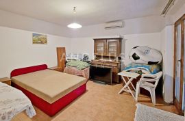 Ston, Hodilje - stan u kamenoj kući na rivi - PRILIKA!, Ston, Appartamento