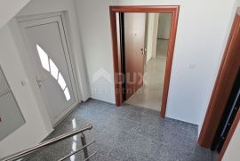 CRIKVENICA (okolica) - Apartman u novogradnji s okućnicom!, Crikvenica, Daire