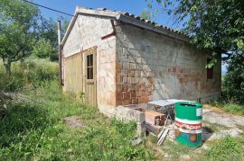 ISTRA, CEROVLJE - Vikendica s velikom okućnicom i dodatnim objektom, Cerovlje, Kuća