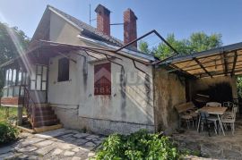 ISTRA, CEROVLJE - Vikendica s velikom okućnicom i dodatnim objektom, Cerovlje, Casa