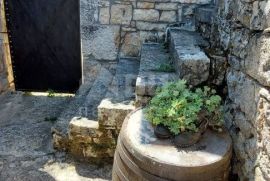 ISTRA, LOVREČ - Autohtona kamena vila s prostranim imanjem i doatnim objektom, Sveti Lovreč, بيت