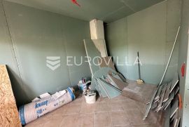 Pula, Vinkuran,  prekrasan četverosoban stan  NKP 100 m2 u blizini mora s bazenom, Medulin, Appartment