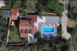 Luksuzno uređena kuća s bazenom i teretanom, Štinjan, Pula, Casa