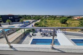 Kanfanar, moderna-luksuzno opremljena dvojna kuća, sa pogledom na more!, Kanfanar, Σπίτι