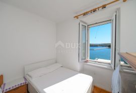 OTOK CRES, GRAD CRES Stan s očaravajućim pogledom PRVI RED DO MORA, Cres, Wohnung