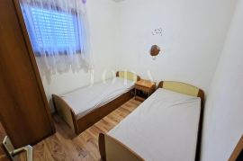 Etaža obiteljske kuće u okolici grada Krka, Krk, Appartement