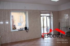 Pula, poslovni prostor u Mutilskoj ulici, Pula, Commercial property