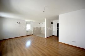 Zemun polje, 59m2m2, 2.5 - odlična novogradnja, Zemun, Flat