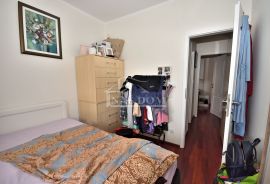 Vodice - stan s dvije spavaće sobe na mirnoj lokaciji, Vodice, Appartamento