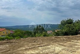 ISTRA, MOTOVUN - Prostrano zemljište s panoramskim pogledom, Motovun, Arazi