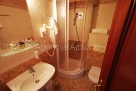 Hotel - Kaštela 630 m2 + građevinsko zemljište - top ponuda, Kaštela, Commercial property