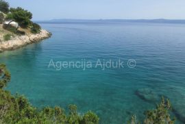 Brač Bol, zemljište 12459 m2 prvi red do mora, Bol, Arazi