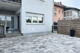 3S+DB 130m2 SA VELIKIM VRTOM U CENTRU VELIKE GORICE, Velika Gorica, Appartement