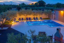 MEDULIN, Banjole, prekrasna vila sa bazenom od 70 m2, Medulin, Kuća