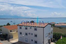 Vir/Kozjak, kuća 5 apartmana s pogledom na more 100m od plaže, Vir, House