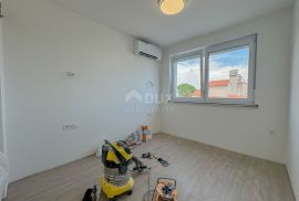 OPATIJA, IČIĆI - sladak jednosoban stan s garažnim mjestom, zajedničkim bazenom, blizu mora i Opatije, Opatija - Okolica, Appartement