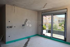 PETRČANE - JEDINSTVENA PRILIKA STAN S2 1. KAT, SAMO 130M OD MORA, Zadar - Okolica, Apartamento