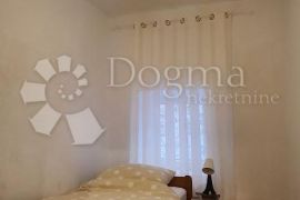 Kuća sa 3 apartmana - 40m od mora!, Posedarje, بيت