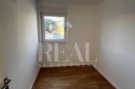 Novogradnja Novalja stan 4S+DB,terasa i okućnica 309 m2, Novalja, Appartment