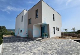 Krk grad, okolica, vila 200m2, bazen, otvoreni pogled, prodaja, Krk, Haus