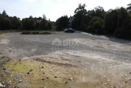 PERMANI, JURDANI-građevinsko zemljište 2000m2 s građ. dozvolom za halu od 600m2 (namjena: trgovačka, zanatska, industrijska), Matulji, Land