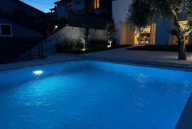 Predivan stan s bazenom nadomak mora, Vinkuran, Istra, Medulin, Kвартира