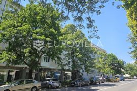 Slavonski Brod, poslovni prostor 51 m2, Slavonski Brod, Gewerbeimmobilie