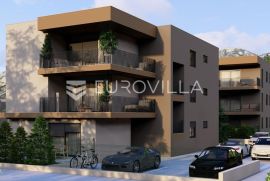 Trogir, odličan dvosoban stan na prvoj etaži s parkirnim mjestom NKP 65 m2, Trogir, Appartment