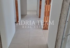 APARTMANI S POGLEDOM NA MORE, NOVOGRADNJA - POVLJANA, PAG, Povljana, Appartamento