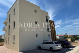 APARTMANI S POGLEDOM NA MORE, NOVOGRADNJA - POVLJANA, PAG, Povljana, Appartamento