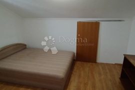 VELIKI APARTMAN S POTENCIJALOM - KRK, Krk, Kвартира