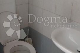 VELIKI APARTMAN S POTENCIJALOM - KRK, Krk, Appartement