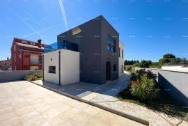 Kuća Istra, Ližnjan, 1 km do centra Medulina, nova moderna kuća sa bazenom za odmor., Ližnjan, Ev