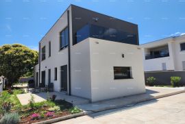 Kuća Istra, Ližnjan, 1 km do centra Medulina, nova moderna kuća sa bazenom za odmor., Ližnjan, Maison