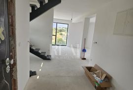 Novogradnja dvoetažni stan 117 m2,3S+DB,2 terase,400 m od mora, Punat, Appartement