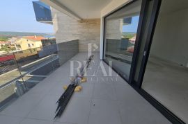 Novogradnja dvoetažni stan 117 m2,3S+DB,2 terase,400 m od mora, Punat, Appartement