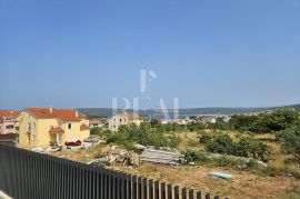 Novogradnja dvoetažni stan 117 m2,3S+DB,2 terase,400 m od mora, Punat, Appartement