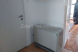 Galenika, Milenka Verkića, dvosoban stan, sa garažom, Zemun, Flat