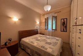 OPATIJA, IKA - stan s pogledom na more u zgradi novije gradnje - samo 290 metara udaljen od mora! PRILIKA!, Opatija - Okolica, Appartement