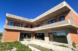 ZADAR, PRIVLAKA - Vila s bazenom u roh-bau fazi, Privlaka, Σπίτι