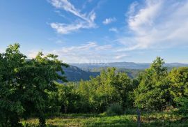 ISTRA, LIVADE (OKOLICA) - Kamene starine s panoramskim pogledom, Oprtalj, Дом