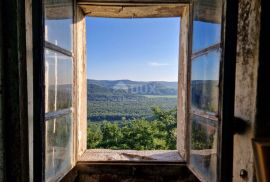 ISTRA, LIVADE (OKOLICA) - Kamene starine s panoramskim pogledom, Oprtalj, Kuća