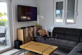 Luksuzan stan 100 m od mora 1S+DB 55,70m2 sa terasom, Šibenik - Okolica, Wohnung