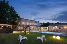 SVETVINČENAT, predivna istarska villa art stila s bazenom i velikom okućnicom, Svetvinčenat, House