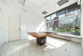 Zagreb, Kruge, poslovni prostor / ulični lokal 65 m2, Zagreb, Gewerbeimmobilie