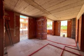 Stan u prizemlju 41 m2, okućnica 150 m2, mogućnost postaviti bazen, Medulin, Appartamento