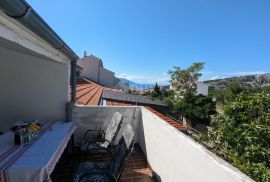 SENJ, STINICA, stan s garažom na prvom katu, balkon, pogled more, Senj, Wohnung