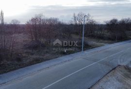 ZADAR, POLIČNIK - Građevinsko zemljište 3000 m2, Poličnik, Terreno