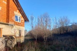 KUĆA SA 2000M2 ZEMLJIŠTA, USELJIVA GRAČAC, Gračac, House